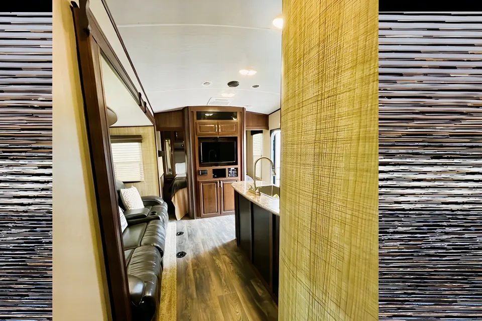Traci's Heartland Torque T30 Toy Hauler