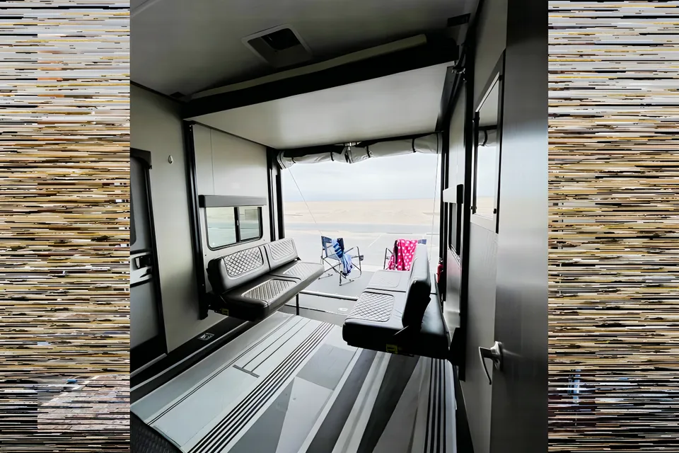 Traci's Heartland Torque T30 Toy Hauler