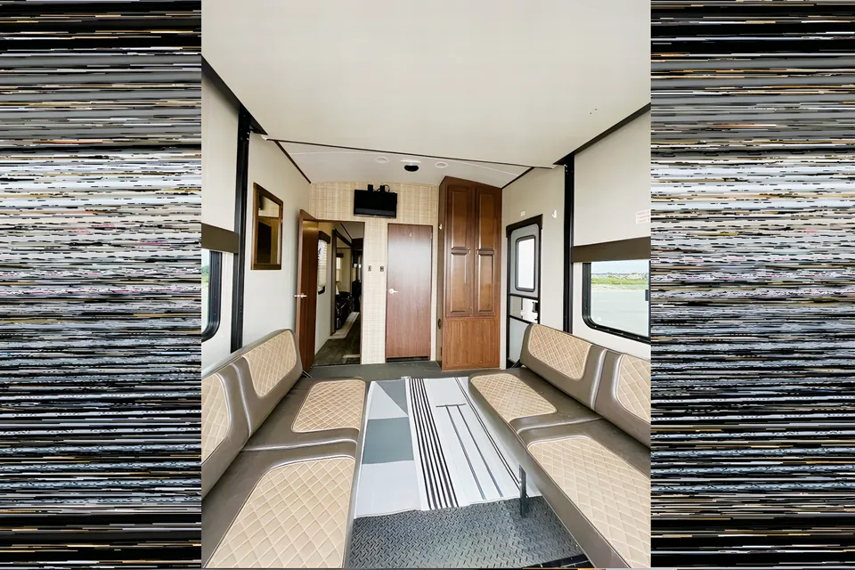 Traci's Heartland Torque T30 Toy Hauler