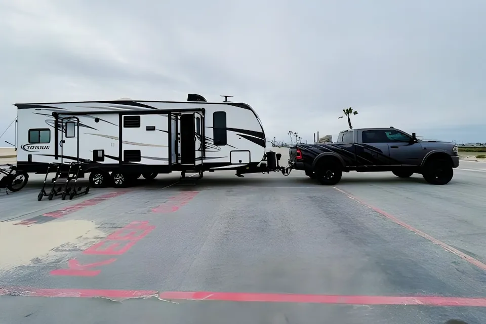 Traci's Heartland Torque T30 Toy Hauler