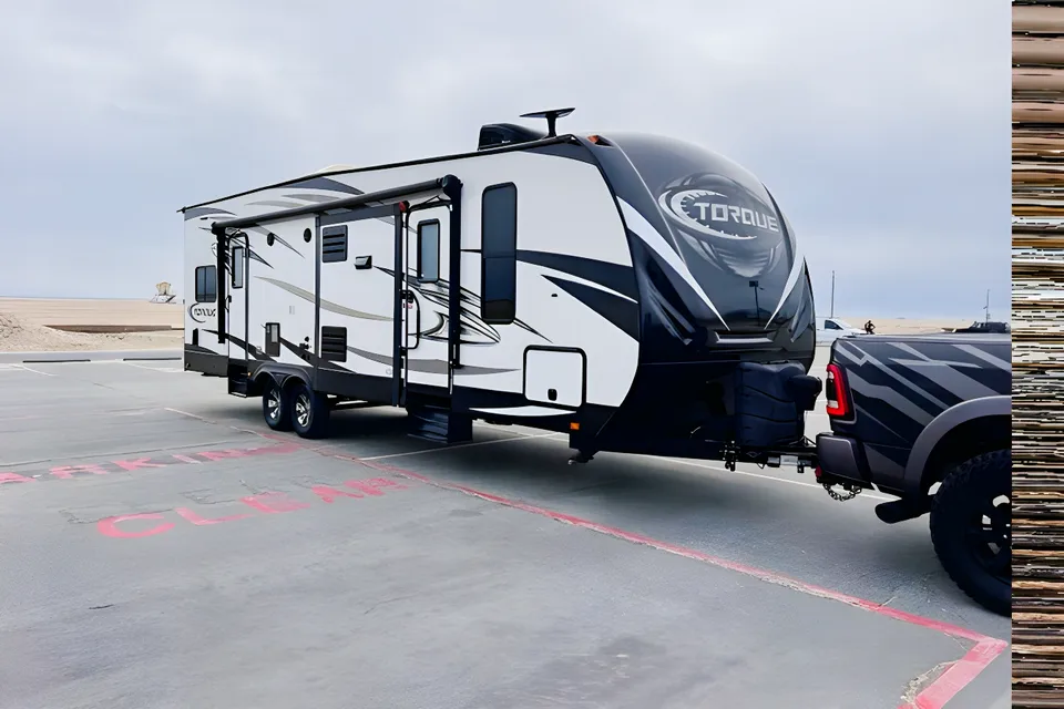 Traci's Heartland Torque T30 Toy Hauler