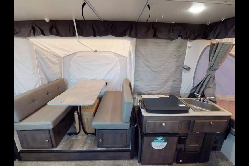 DANIEL's Forest River Rockwood Esp 2318 Tent Trailer