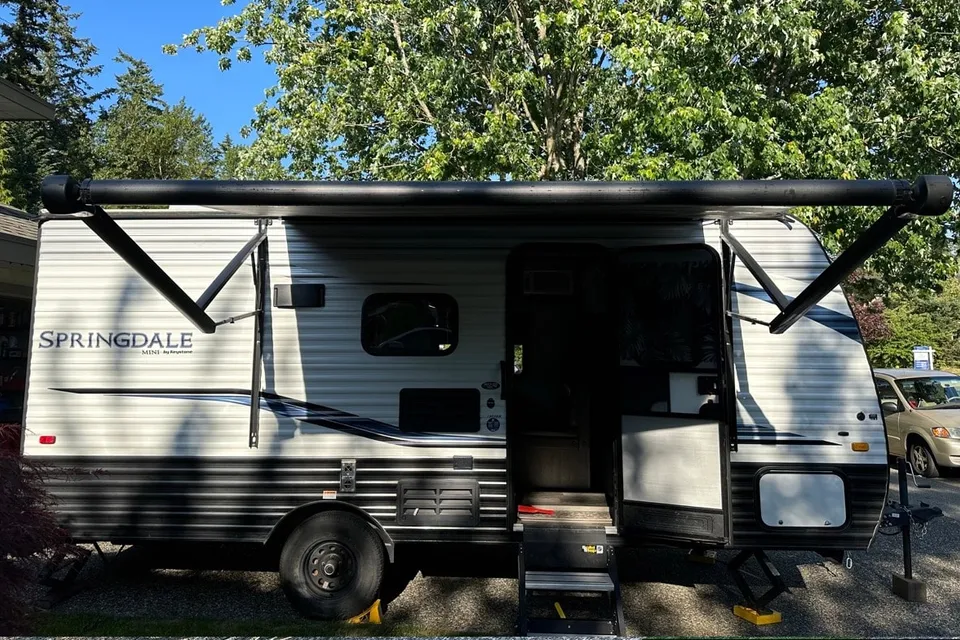 Keystone Springdale 1800BH Travel Trailer