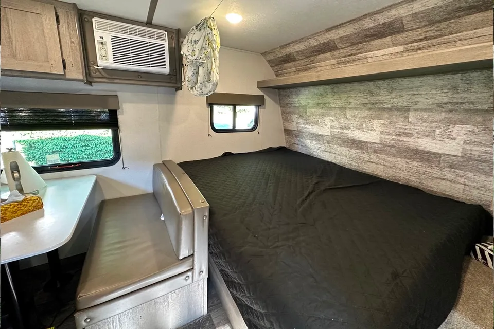 Keystone Springdale 1800BH Travel Trailer