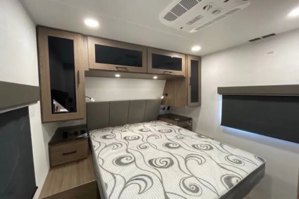 Classy Alliance RV Delta 251BH Travel Trailer LOADED