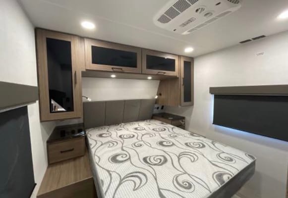 Classy Alliance RV Delta 251BH Travel Trailer LOADED