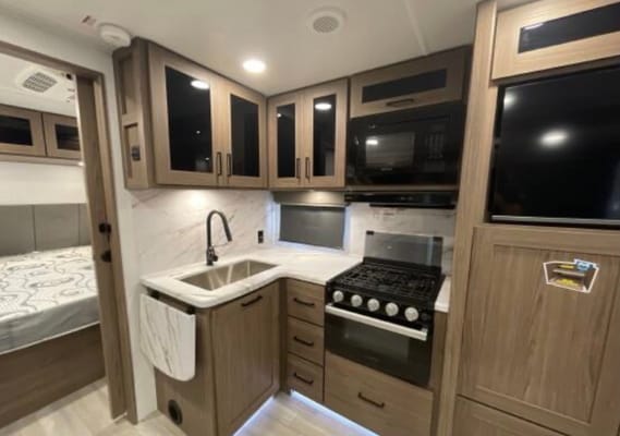 Classy Alliance RV Delta 251BH Travel Trailer LOADED