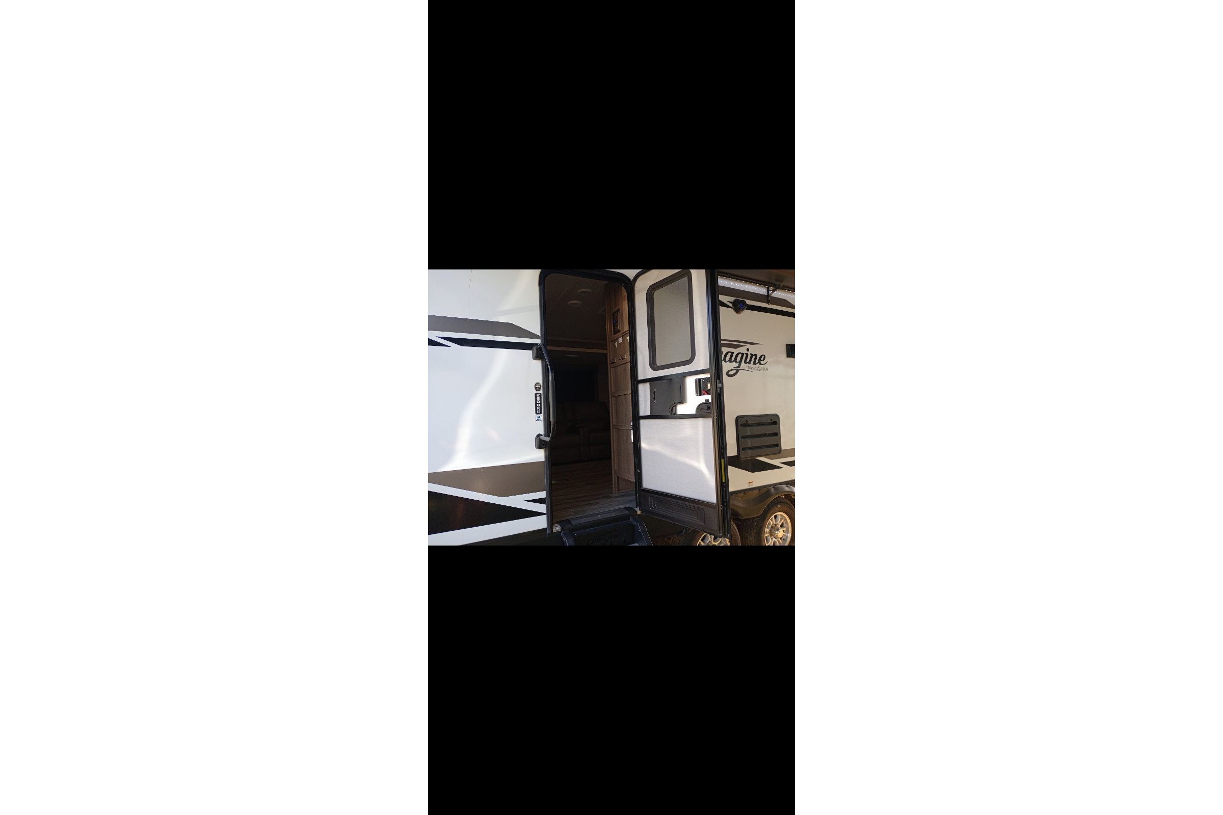 Olivia's Grand Design Imagine 2600RB Travel Trailer