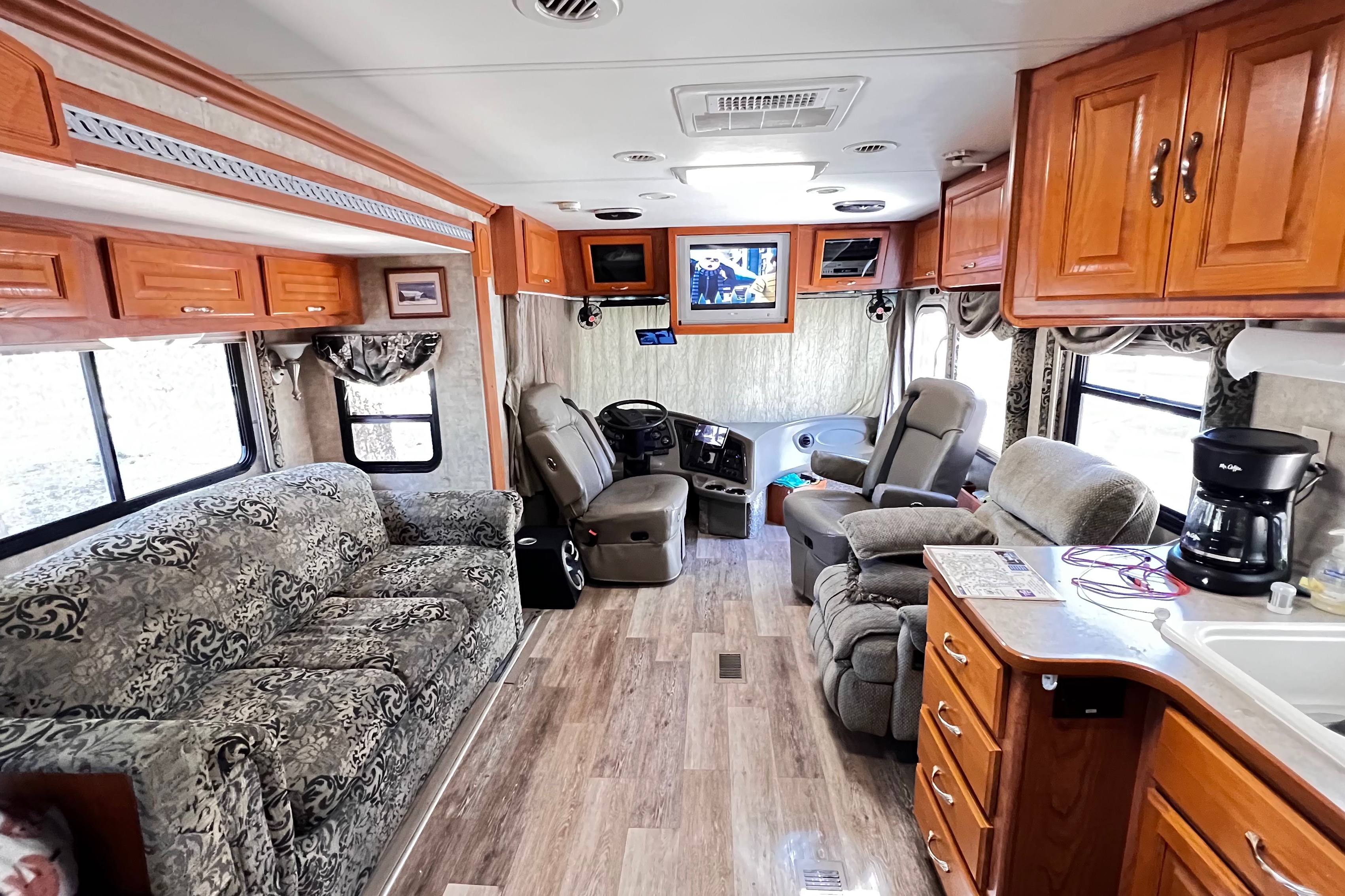 Christopher's Coachmen Cross Country 354MBS Class A