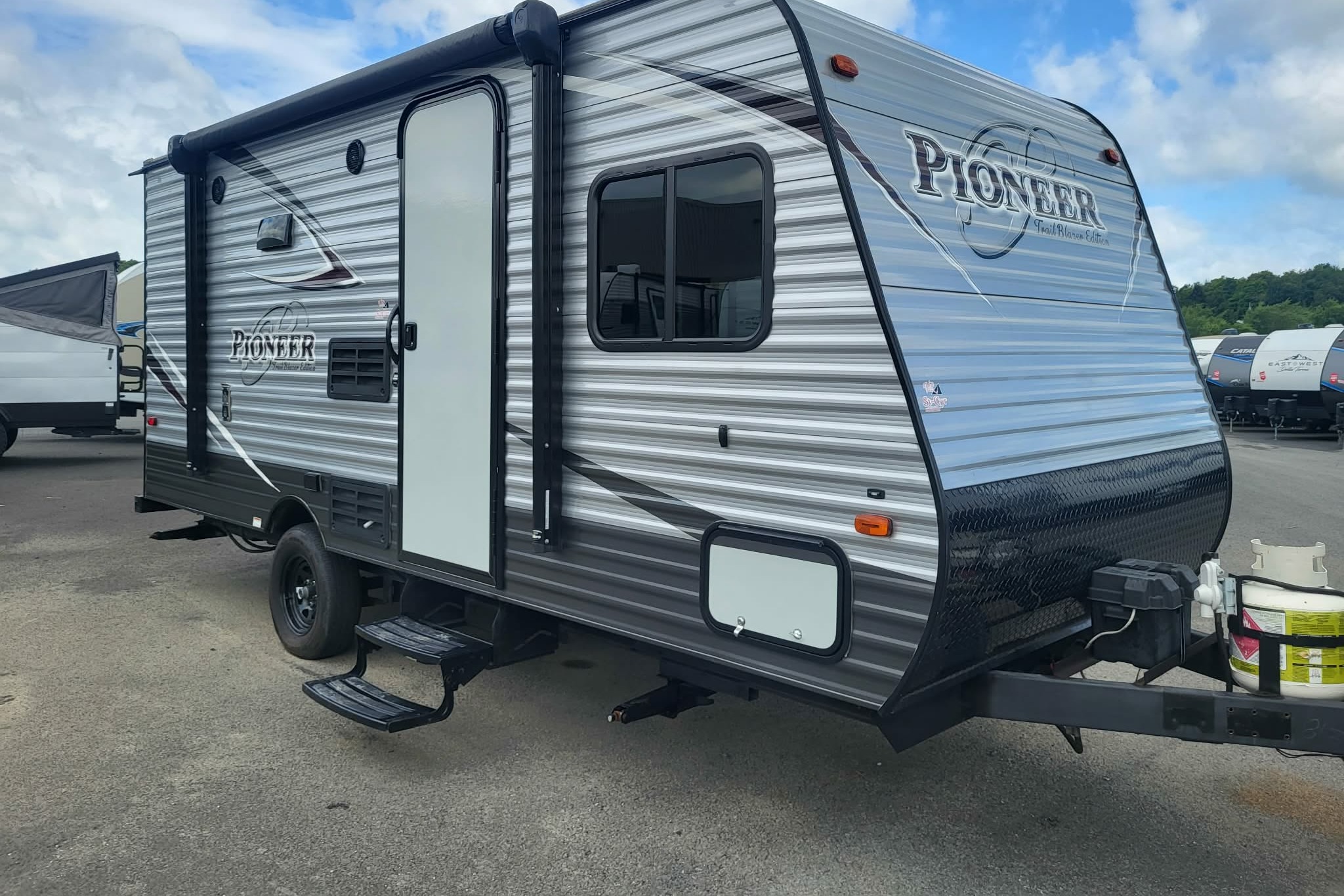 Paul's Heartland Pioneer 17bh Micro Trailer