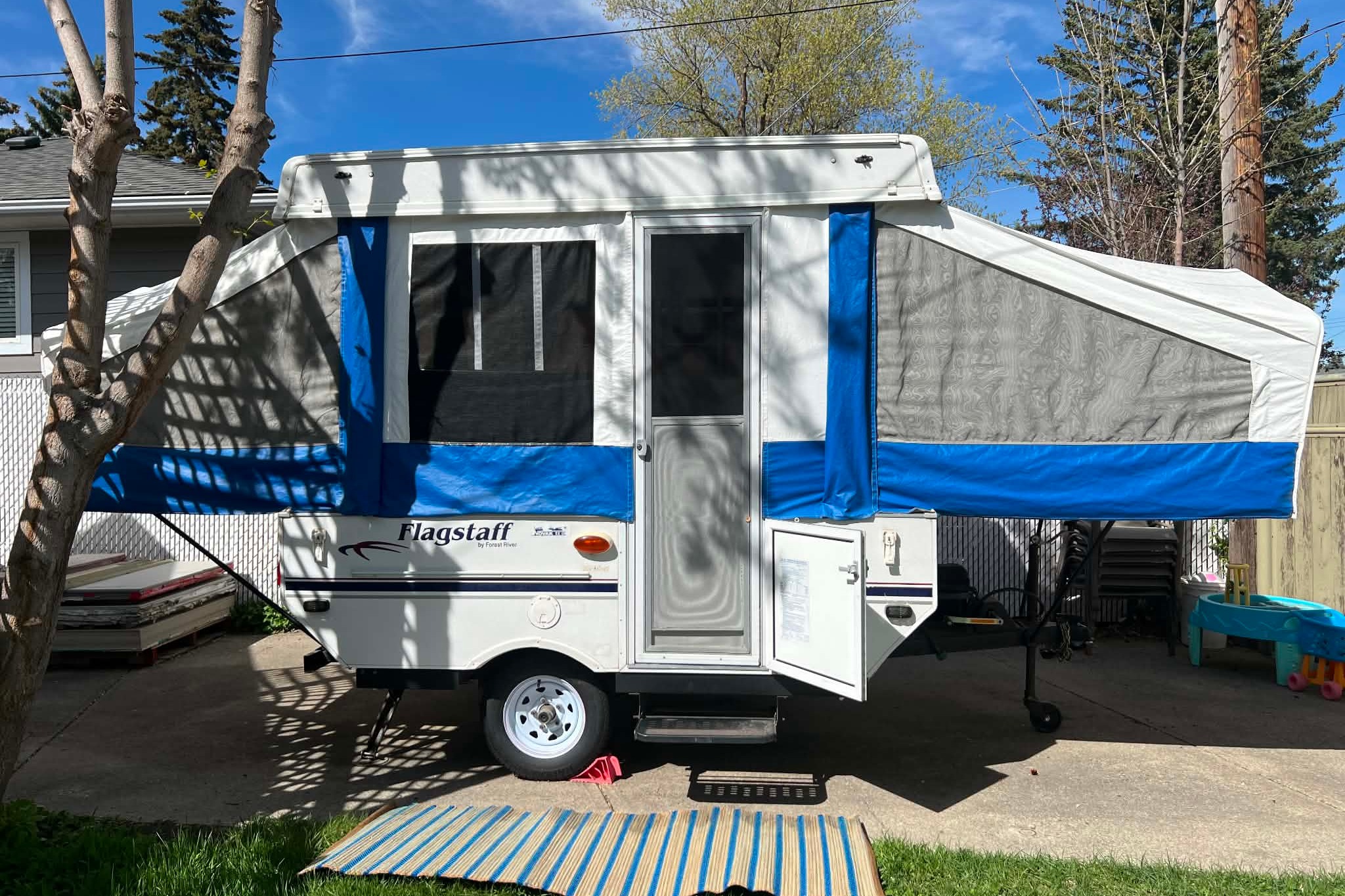 Easy-to-Tow Pop-Up Camper - Sleeps 6 |SUV Friendly
