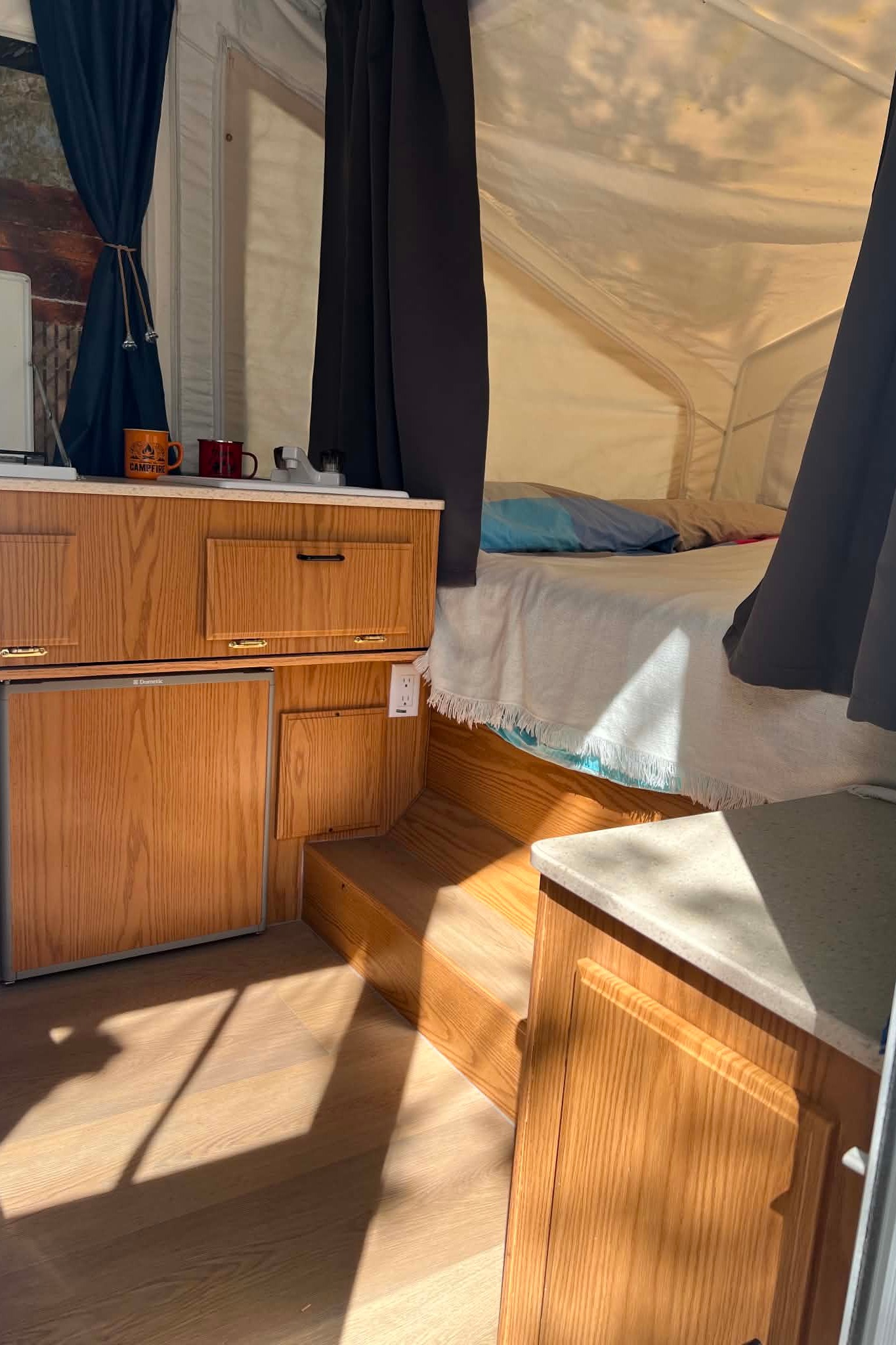 Easy-to-Tow Pop-Up Camper - Sleeps 6 |SUV Friendly