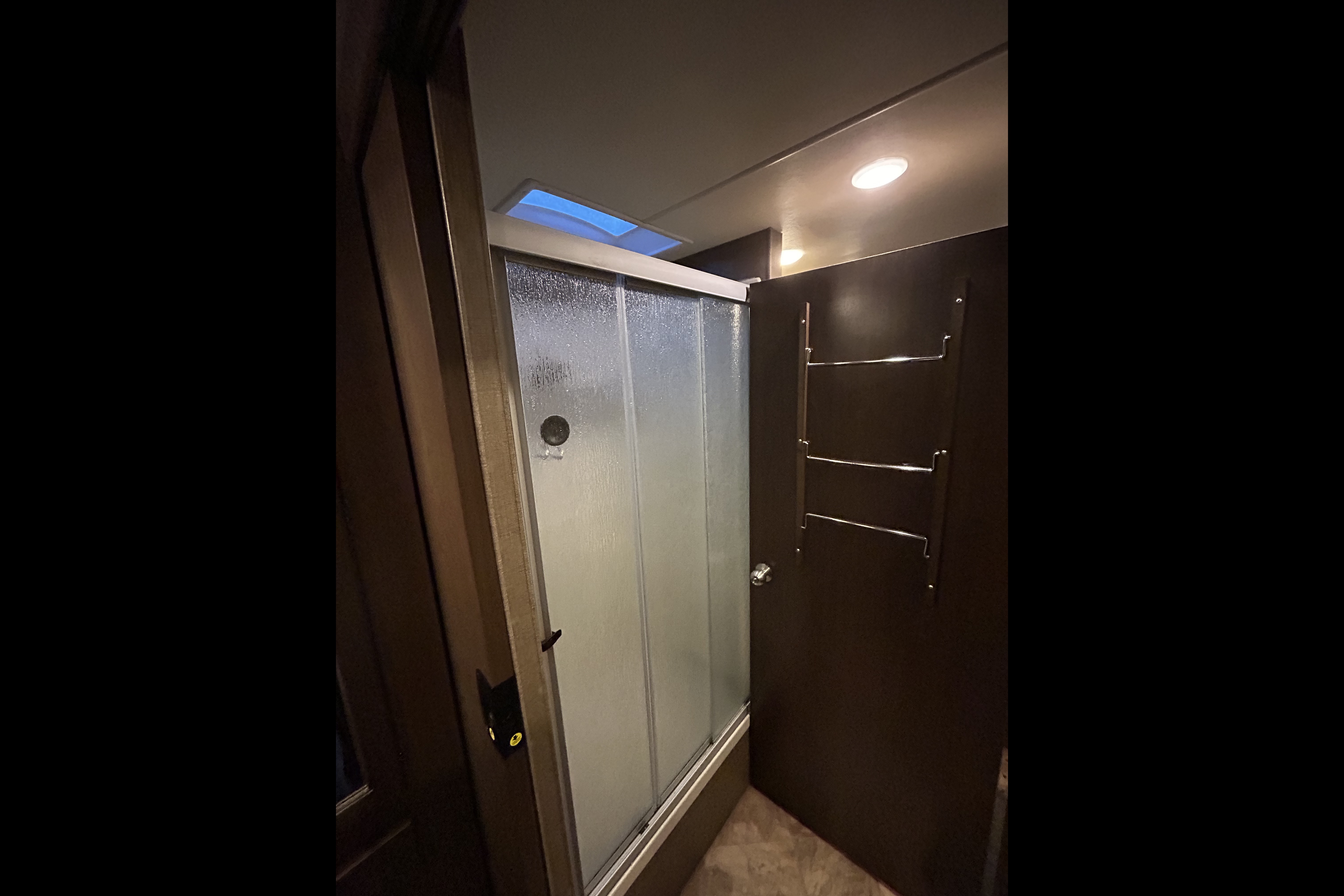 Mike’s Thor Windsport Class A Motor coach
