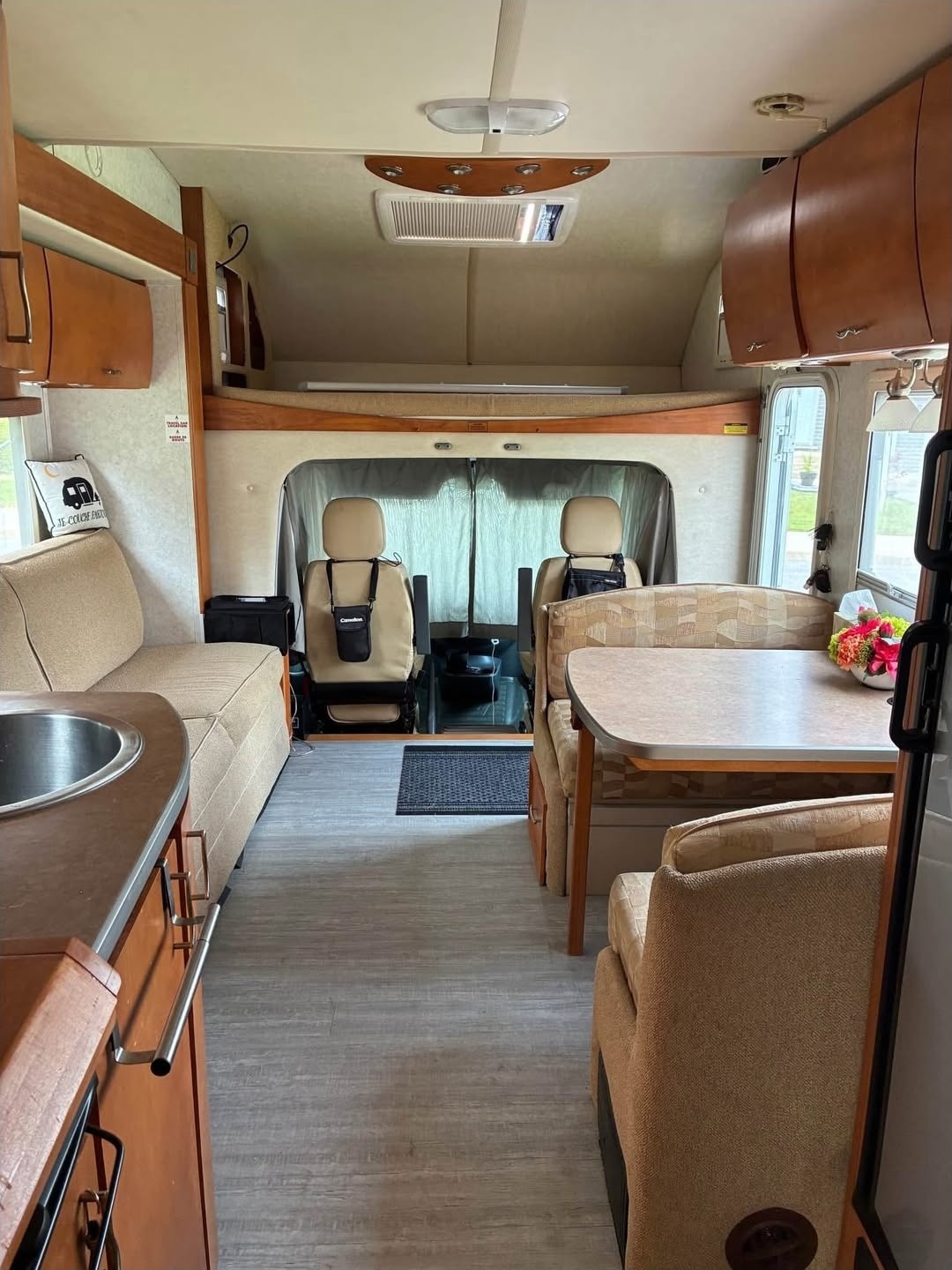 Larry's Gulf Stream Vista cruiser Class B