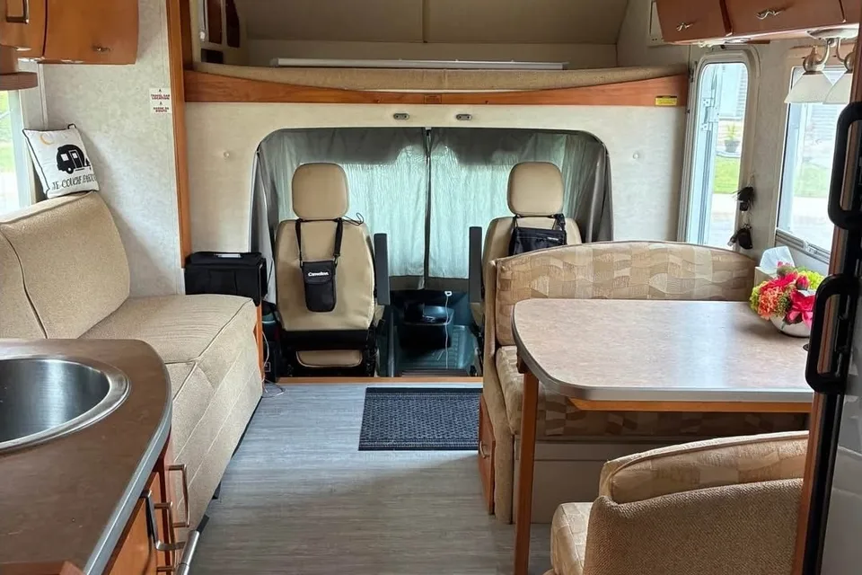Larry's Gulf Stream Vista cruiser Class B