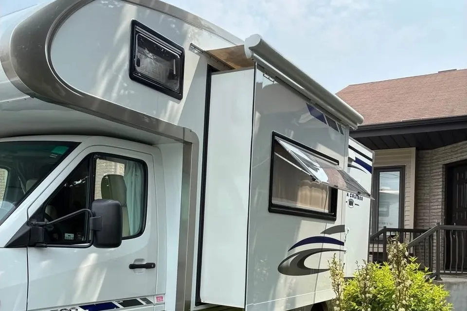 Larry's Gulf Stream Vista cruiser Class B