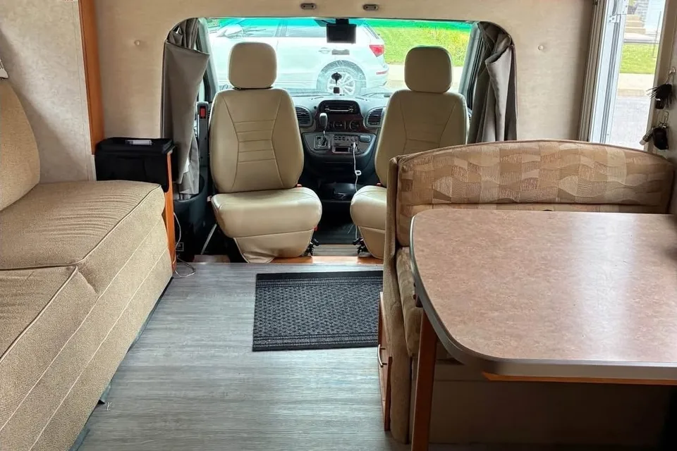 Larry's Gulf Stream Vista cruiser Class B