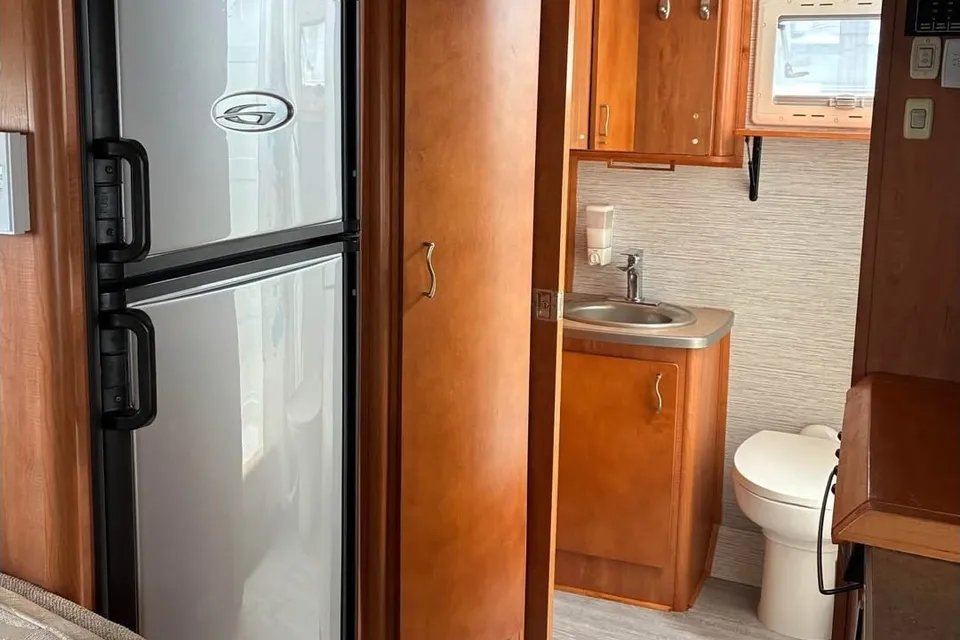 Larry's Gulf Stream Vista cruiser Class B