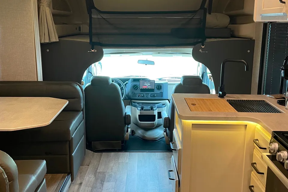 Ustacyia's Jayco Greyhawk 30Z Class C
