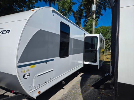 CalvinAngela's Salem View Travel Trailer