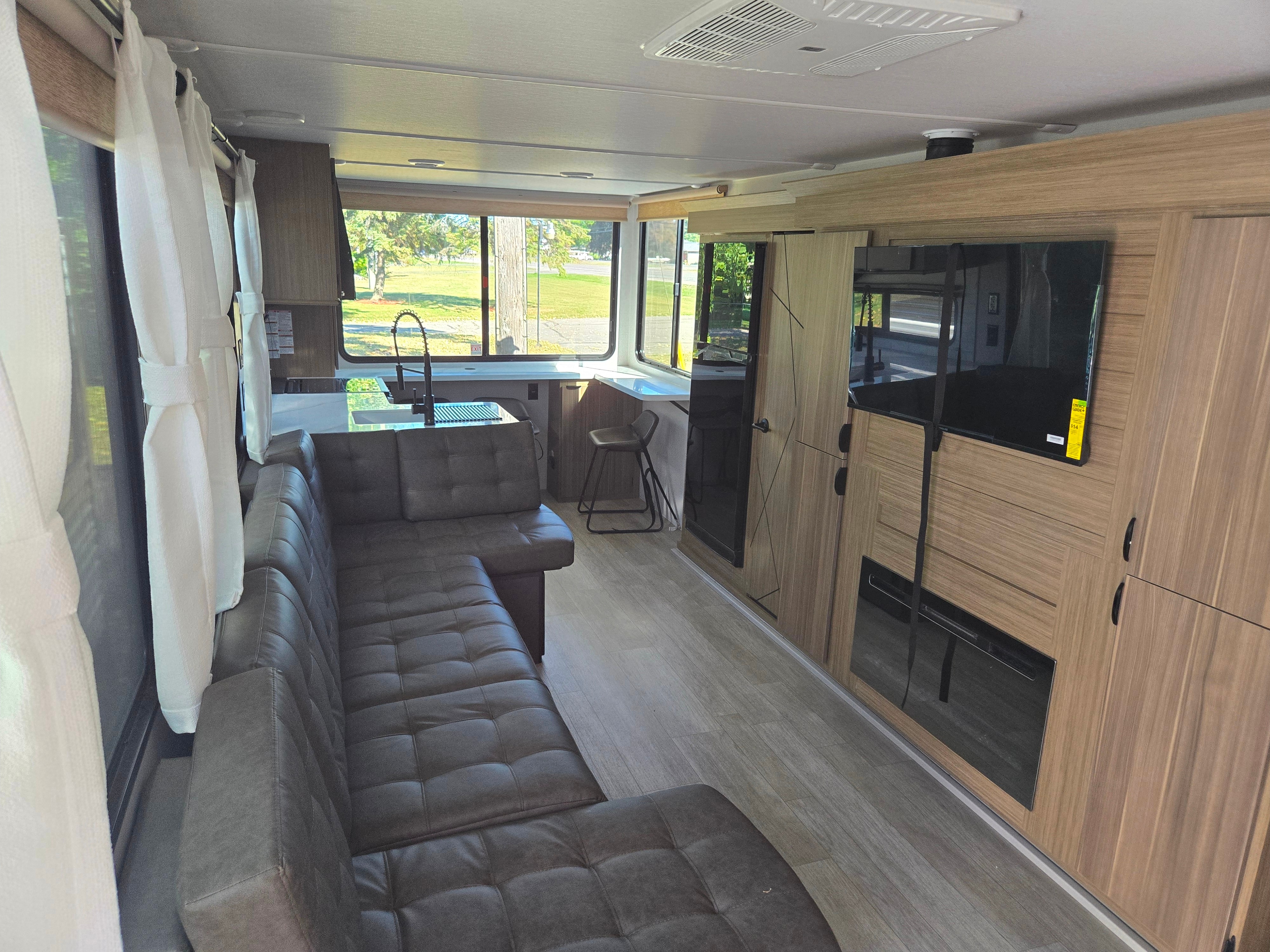 CalvinAngela's Salem View Travel Trailer