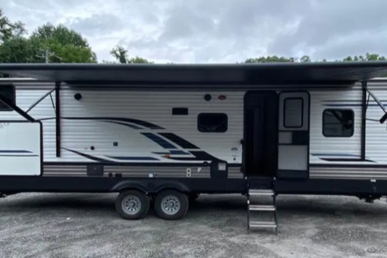 Ricky's Palomino Puma Bunkhouse