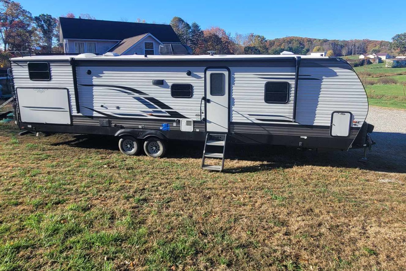 Ricky's Palomino Puma Bunkhouse