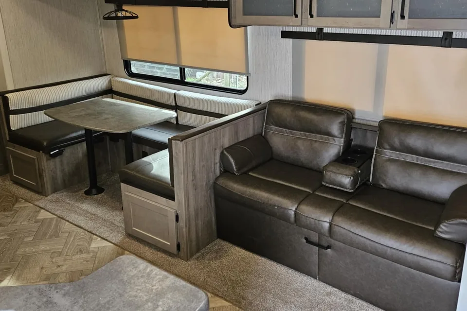 Ricky's Palomino Puma Bunkhouse