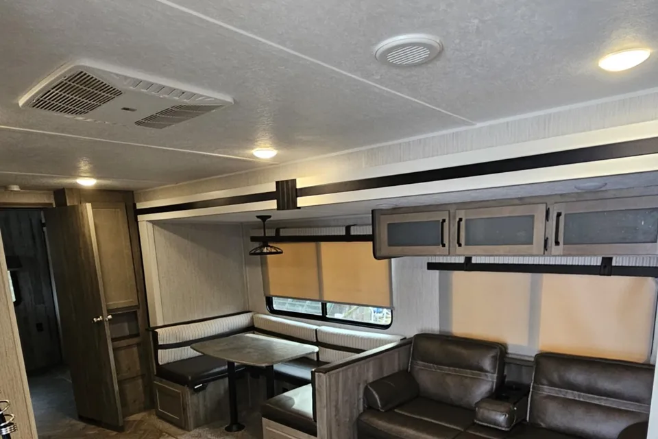 Ricky's Palomino Puma Bunkhouse