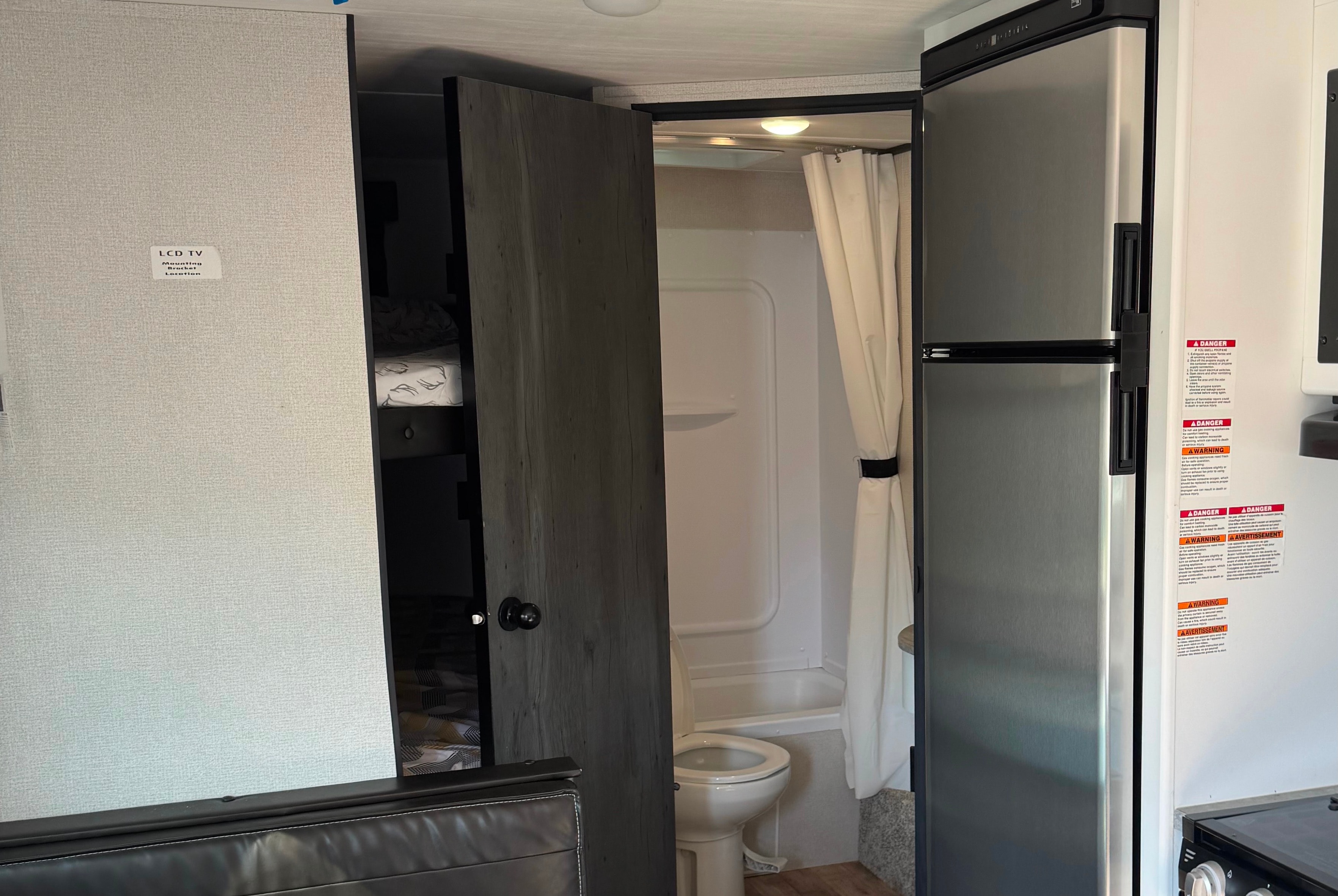 Reynold's Keystone Hideout 262BH Travel Trailer