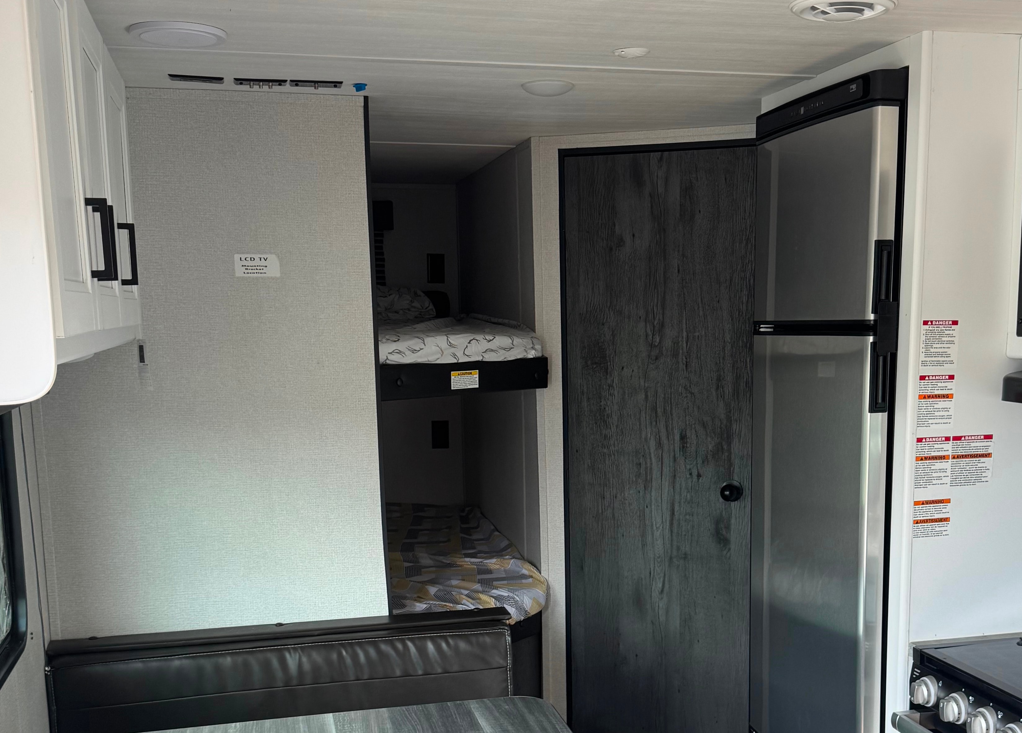 Reynold's Keystone Hideout 262BH Travel Trailer
