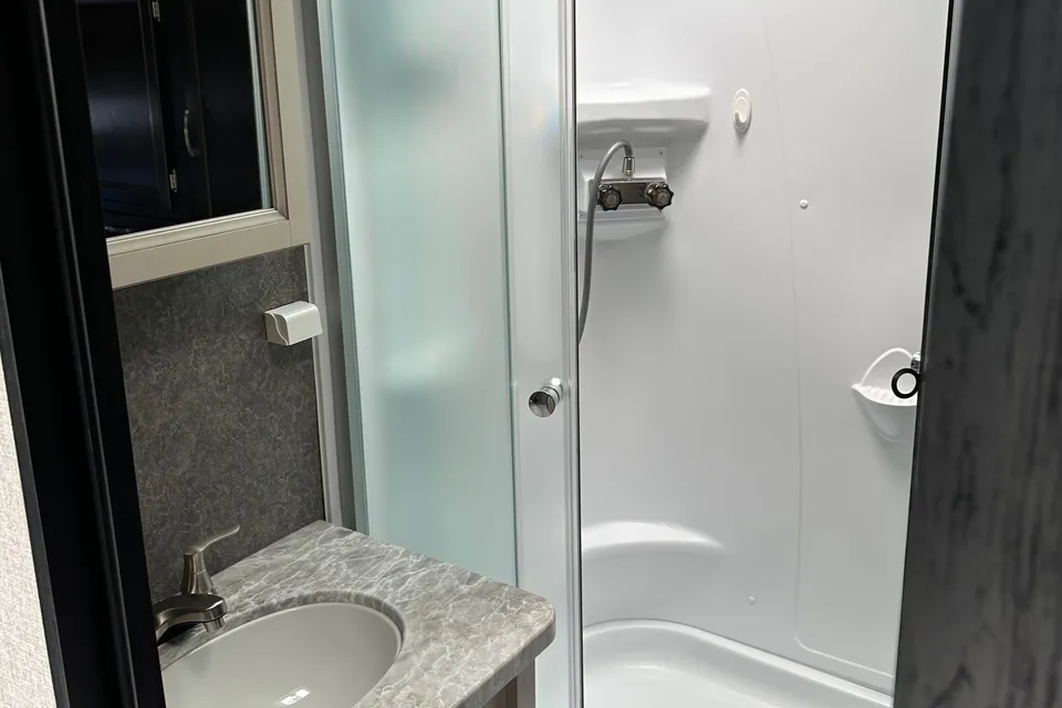 Spacious Glamping_Sleeps 4_