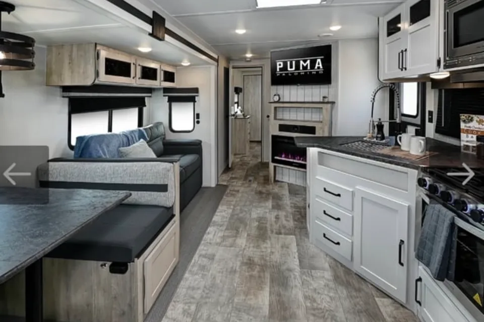 2022 Palomino Puma 32BHQS Travel Trailer