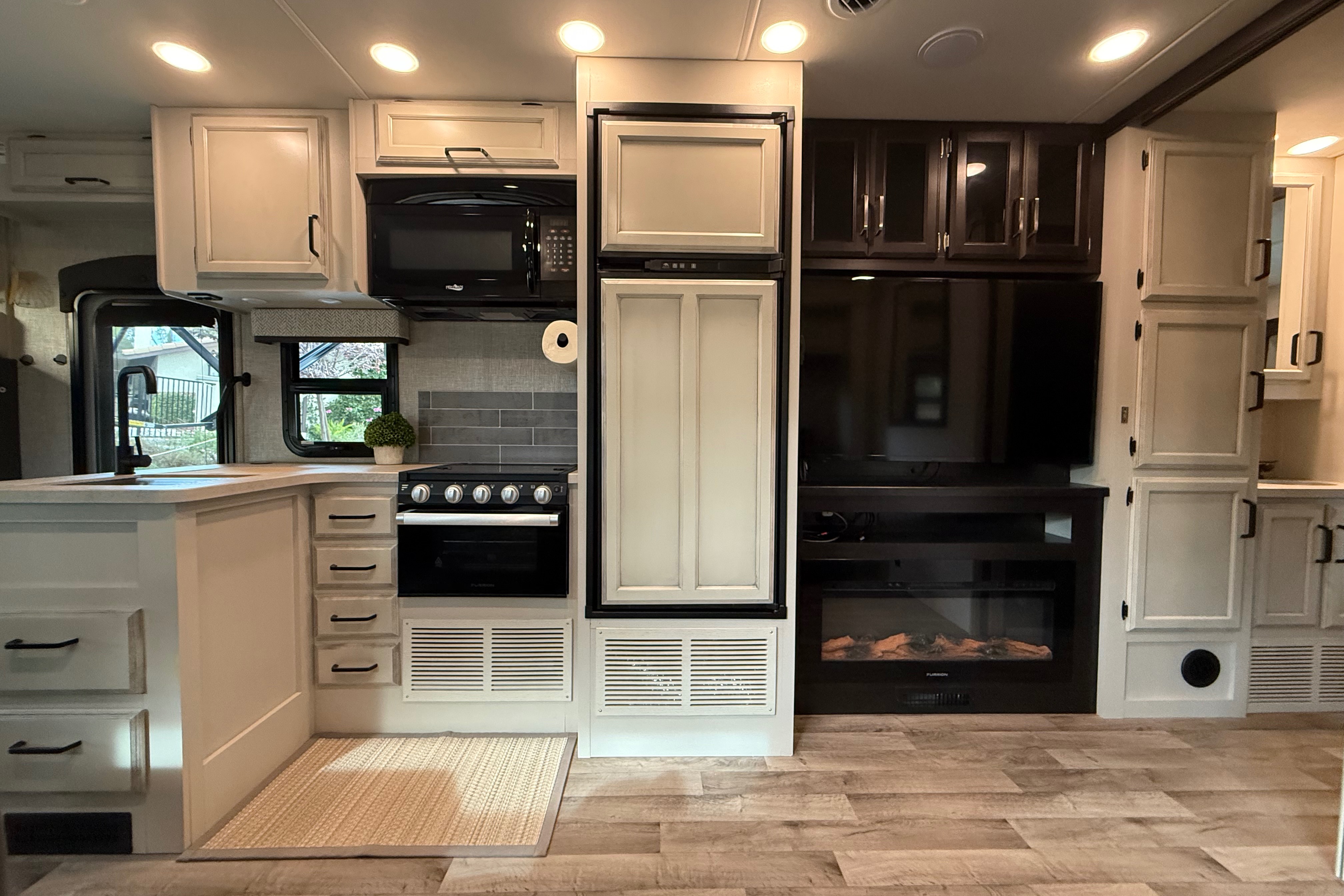 ☀️ Summer Adventure RV – Fully Loaded Greyhawk 30Z 🚐🔥