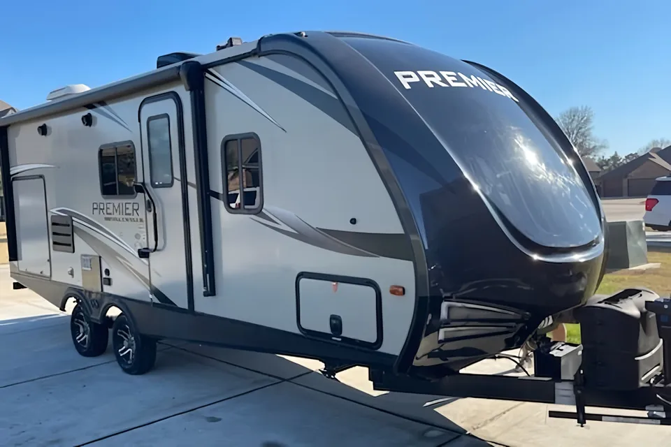 Nikki’s 2020 Bullet Premier Travel