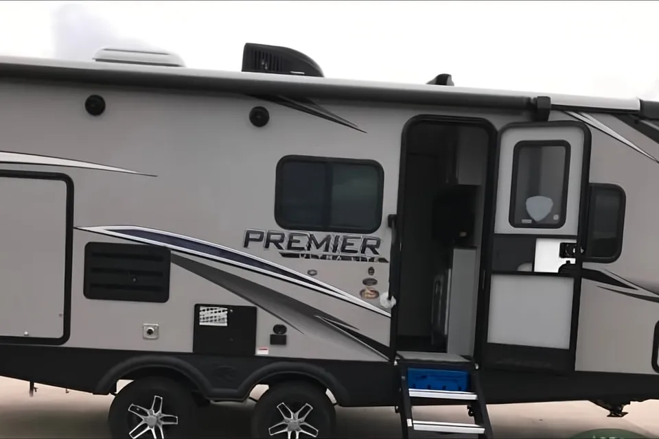 Nikki’s 2020 Bullet Premier Travel