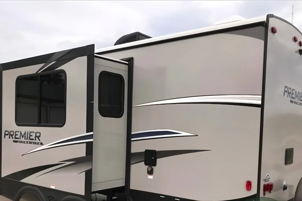 Nikki’s 2020 Bullet Premier Travel
