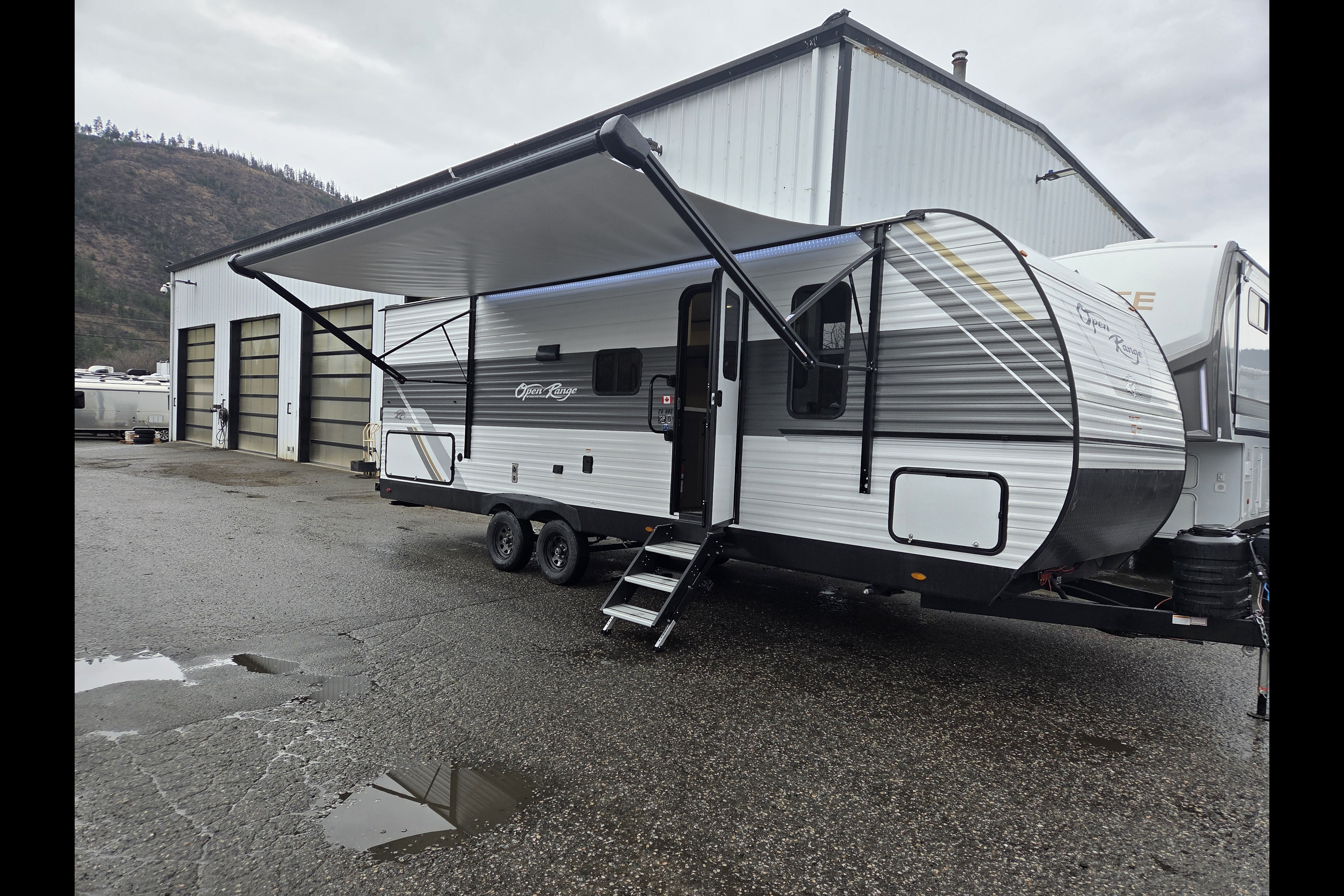 *BRAND NEW**Open Range Conventional 26BHS Travel Trailer*bunk beds*