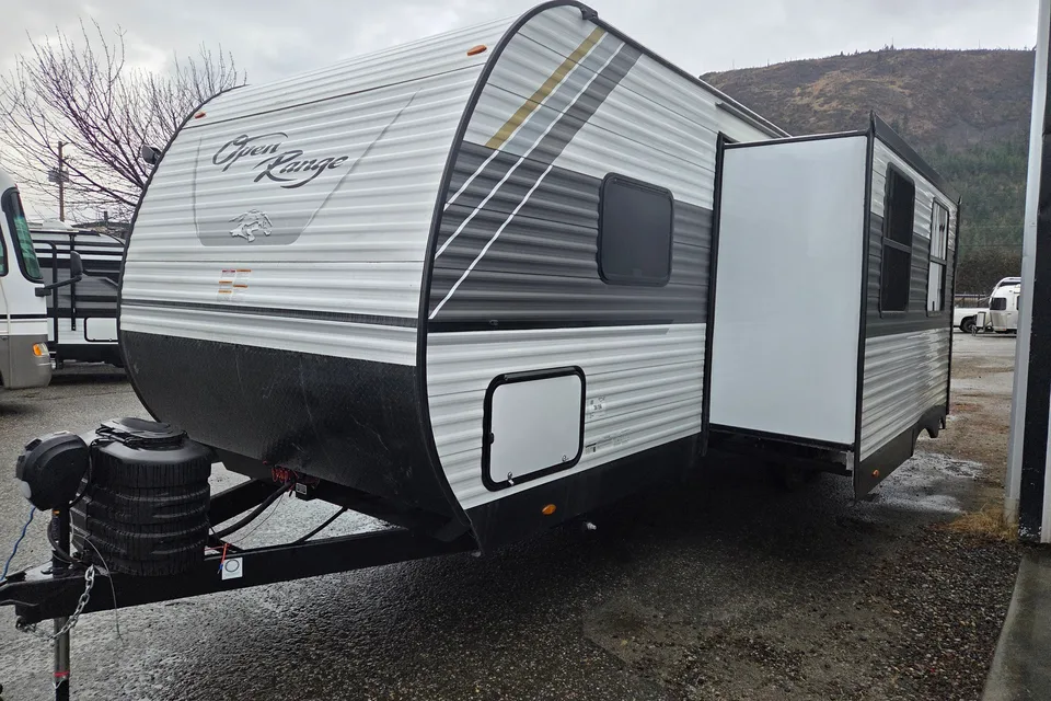 *BRAND NEW**Open Range Conventional 26BHS Travel Trailer*bunk beds*