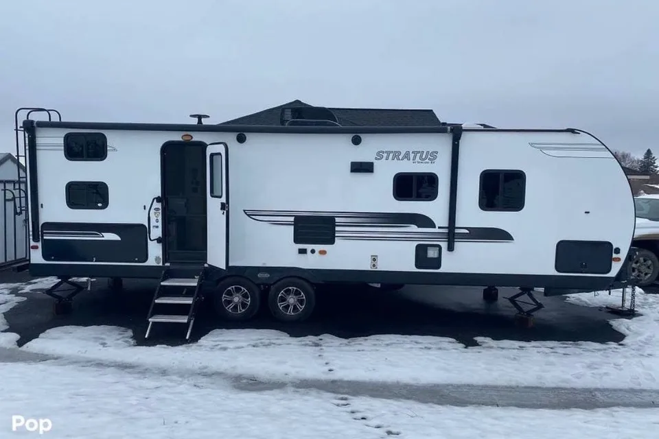 Maude's Venture RV Stratus Travel Trailer