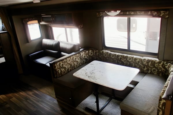 Keystone Hideout 26BHWE Travel Trailer
