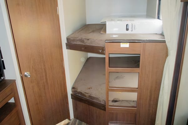 Keystone Hideout 26BHWE Travel Trailer