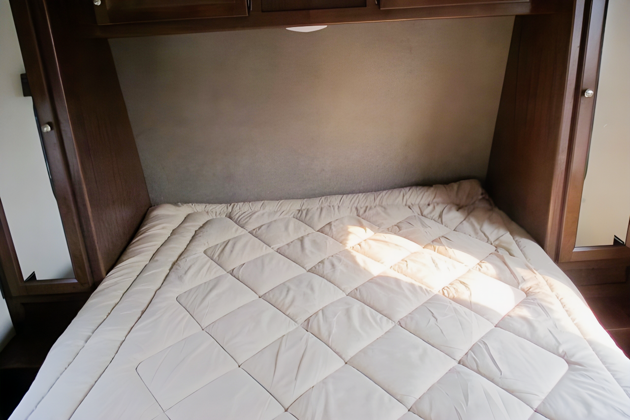 Keystone Hideout 26BHWE Travel Trailer