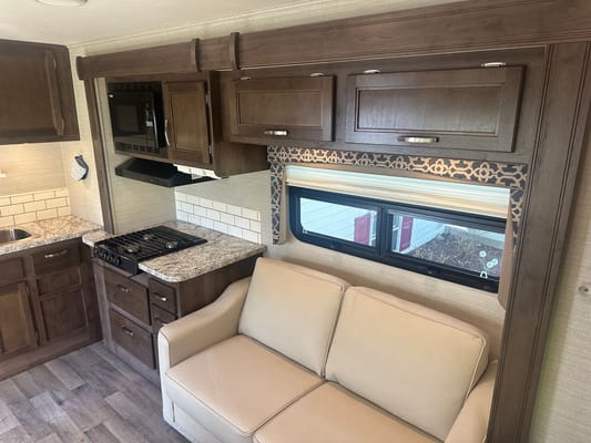 Scott's Jayco Redhawk 31XL Class C