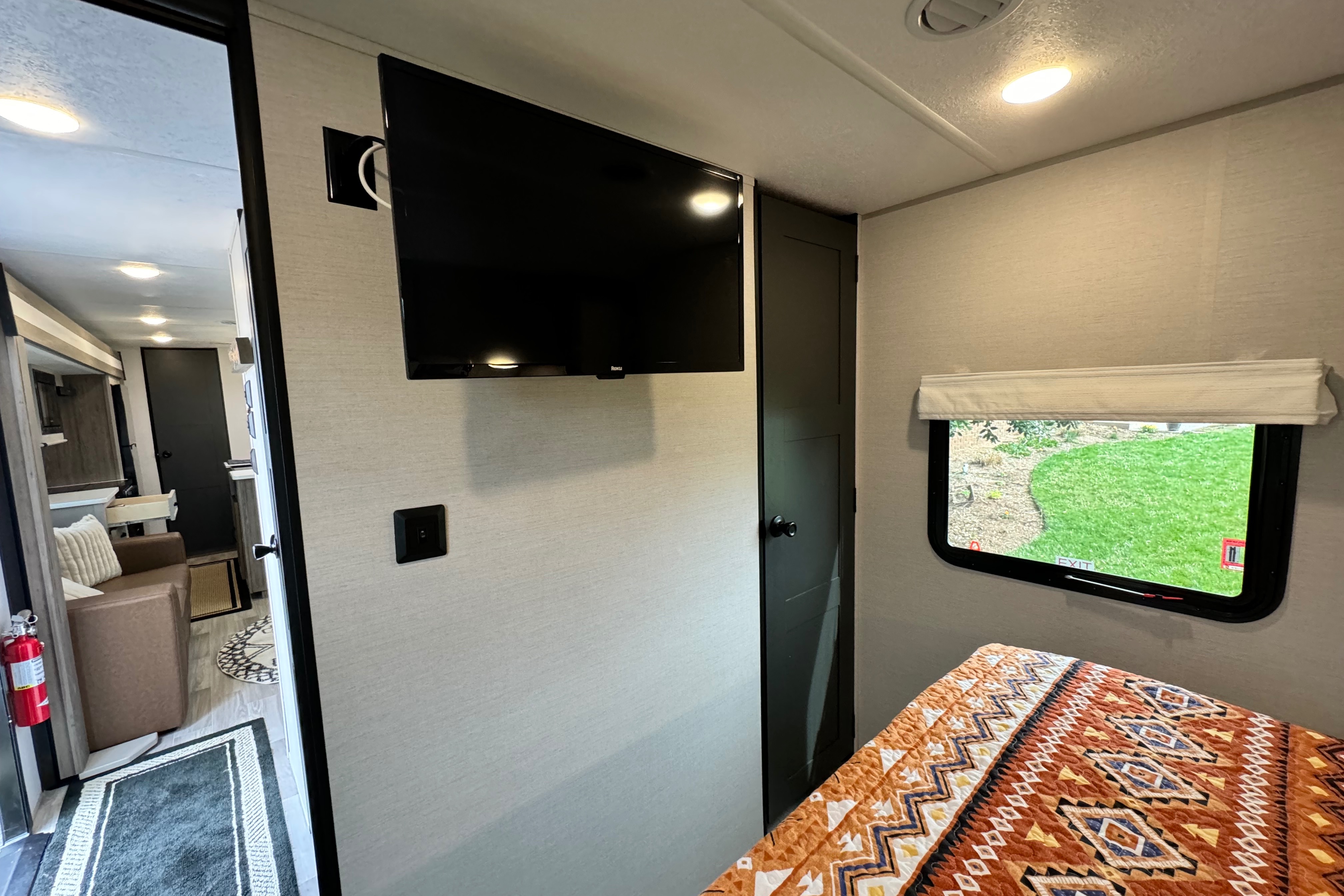2024 Luxurious, Loaded & Spacious 2 Bdrm with kids bunkroom. Pet's Free!
