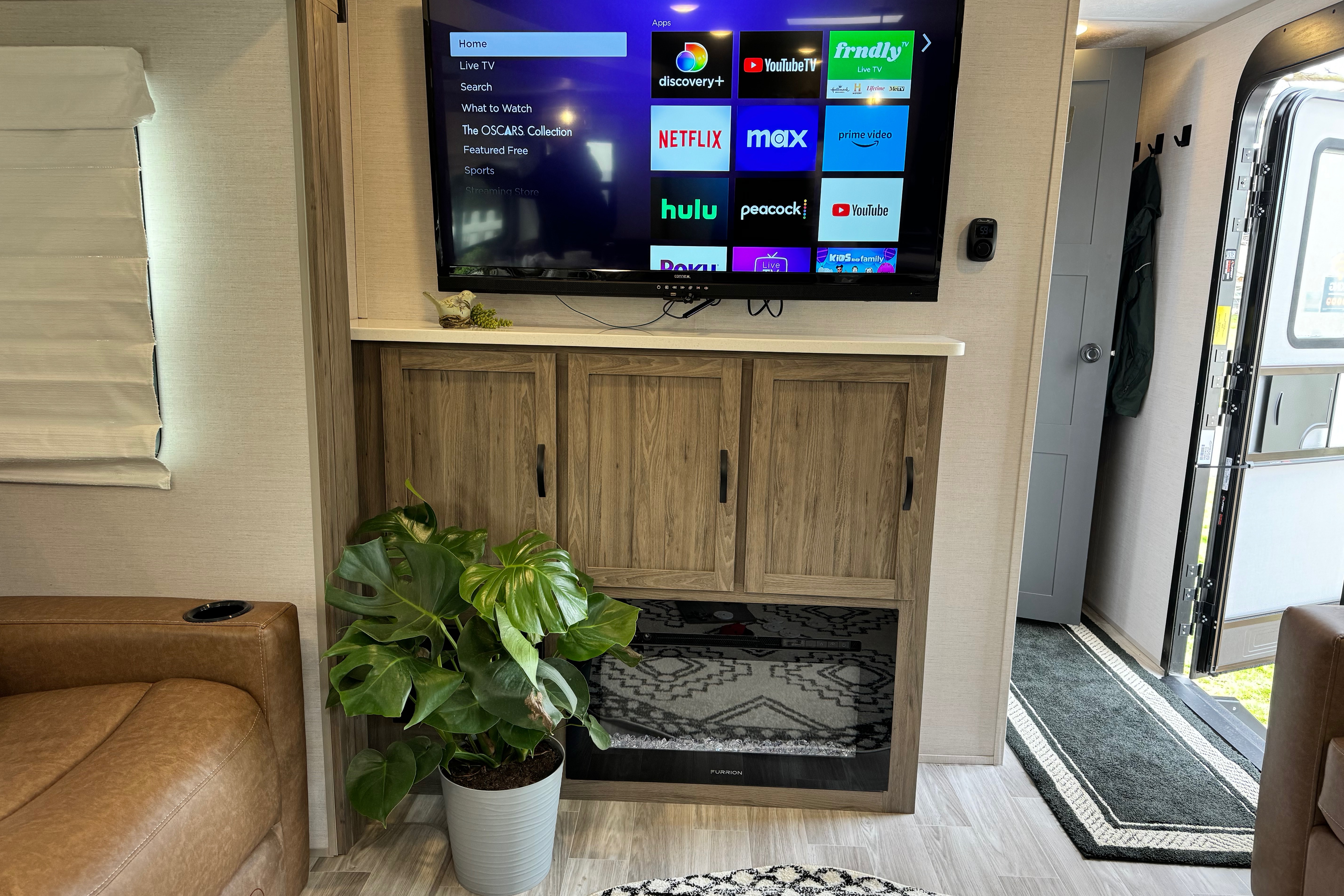 2024 Luxurious, Loaded & Spacious 2 Bdrm with kids bunkroom. Pet's Free!