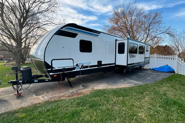 2024 Luxurious, Loaded & Spacious 2 Bdrm with kids bunkroom. Pet's Free!