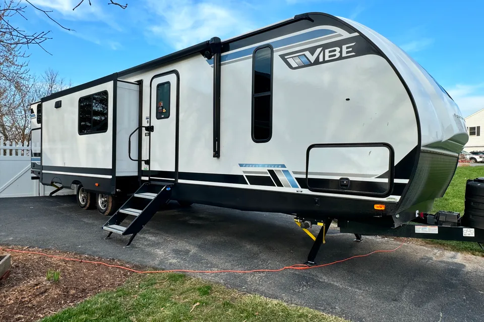 2024 Luxurious, Loaded & Spacious 2 Bdrm with kids bunkroom. Pet's Free!