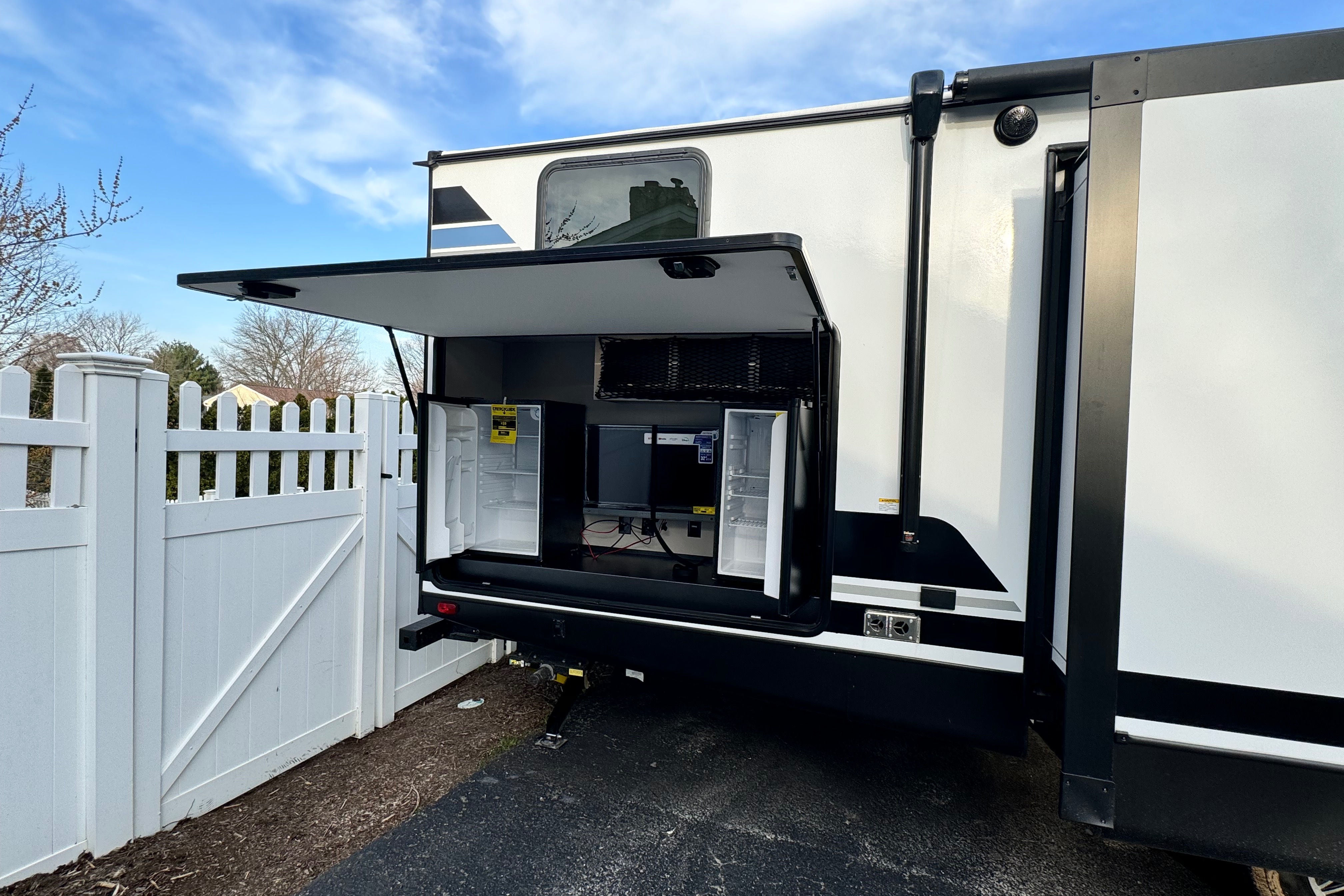 2024 Luxurious, Loaded & Spacious 2 Bdrm with kids bunkroom. Pet's Free!