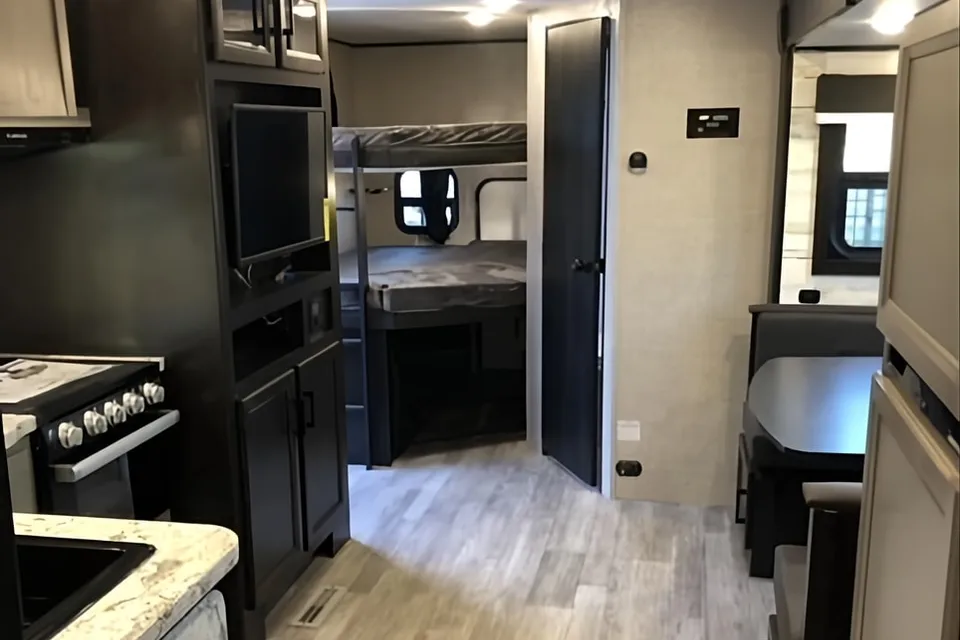 (Delta Diva ) 2022 Jayco Jay Feather 24bh